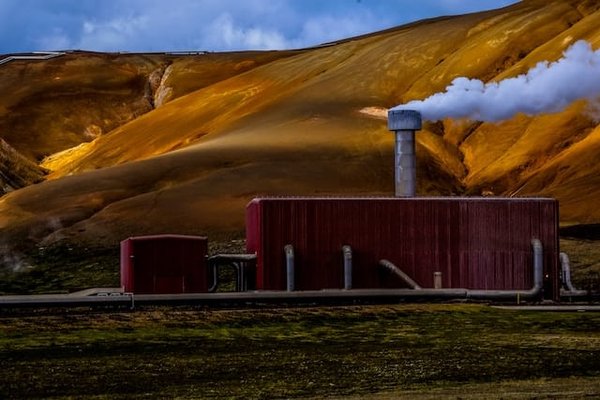 Au-delà du soleil : découvrir le potentiel méconnu de l'énergie géothermique