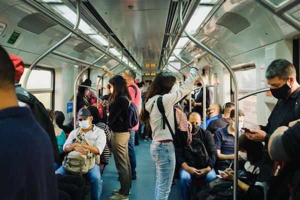 Comment utiliser les nouvelles technologies pour améliorer l'efficacité des transports publics urbains ?