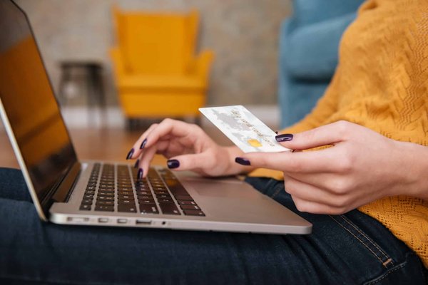 Quelle est la meilleure carte bancaire pour ado ?